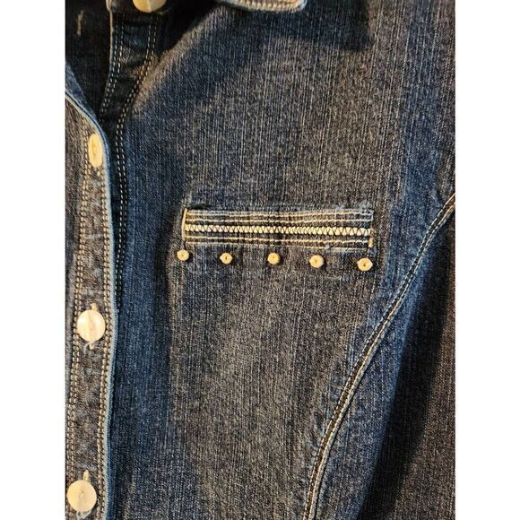 Lana Sport 12 denim button down short sleeved top. - Picture 2 of 7